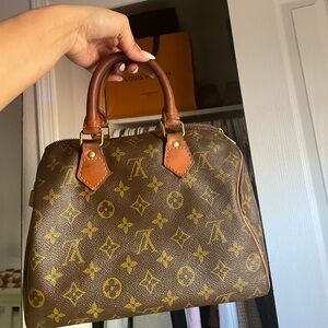 Authentic Vintage Louis Vuitton speedy 25